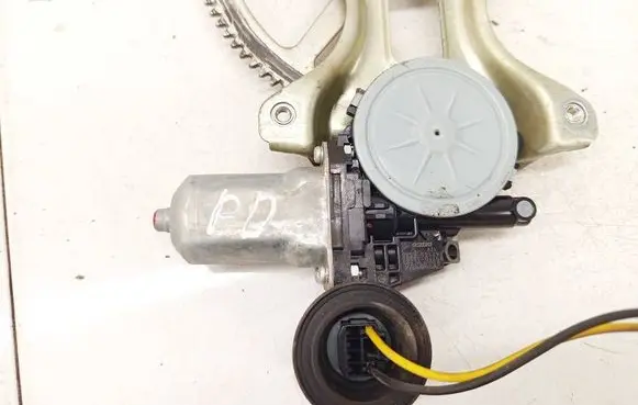Toyota RAV 4 (XA30) Front door window regulator motor 