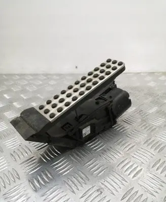 Mercedes-Benz C W205 Accelerator throttle pedal A2223003500 A2C73734114 170920146