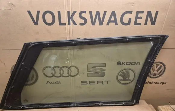 Volkswagen PASSAT B3 Rear side window 333845297A 333845297B 333845297