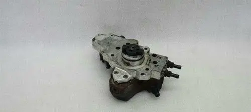 Mercedes-Benz S W220 Mechanical fuel pump A6110701401