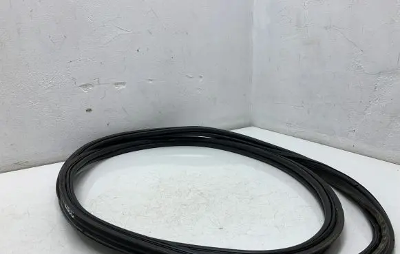 Opel Crossland X Trunk rubber seal (body) 