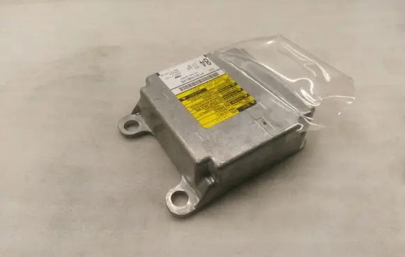 Toyota Avensis T250 Airbag control unit/module 232517102 8917005121