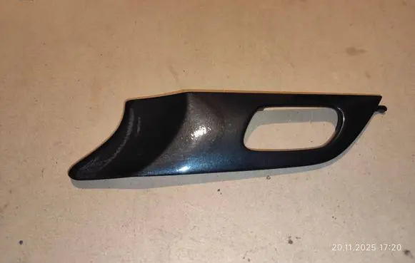 Peugeot 407 Front door interior handle trim 9643531377