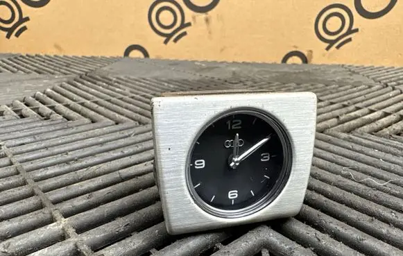 Audi A8 S8 D4 4H Clock H05022404S 99012565006 4H0919204H