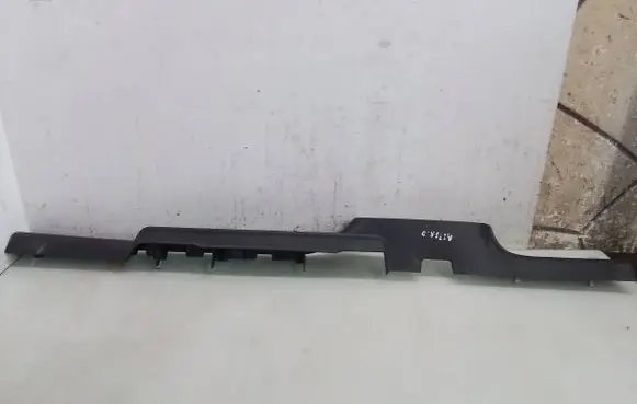 Seat Altea XL Front sill trim cover 5P0853372A