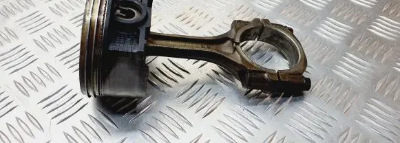 Subaru Forester SF Piston with connecting rod