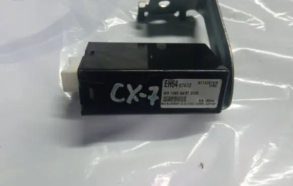 Mazda CX-7 Door central lock control unit/module EH64675DZ