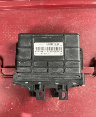 Volkswagen PASSAT B5 Transmission gearbox valve body 01N927733DG 5WK33254K01