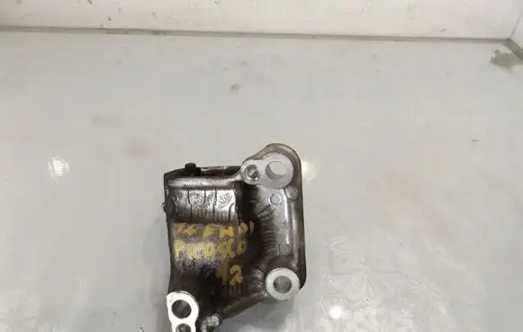 Citroen C3 Picasso Driveshaft support bearing bracket 