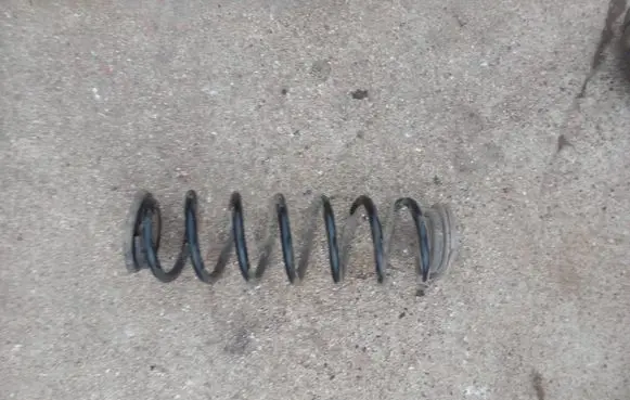 Volkswagen Touran I Rear coil spring 