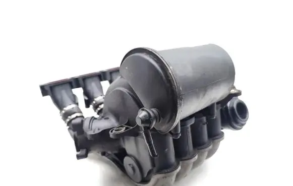 Volkswagen PASSAT B5.5 Intake manifold 06B133210AJ
