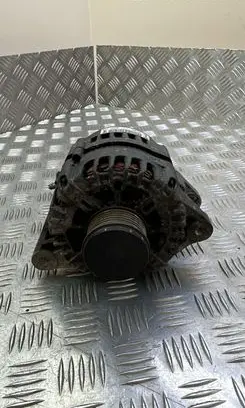 KIA Sorento Generator/alternator 373002F100
