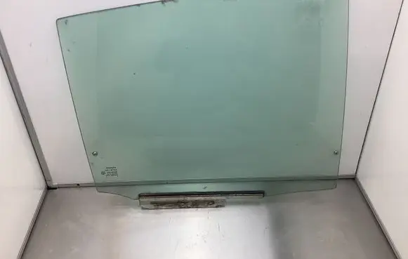 Toyota Yaris Rear door window glass 43R00048 DOT24AS2M68