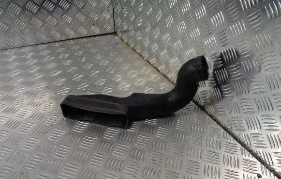 Audi A2 Air intake hose/pipe 8Z0129617B