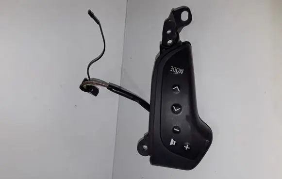 Steering wheel buttons/switches