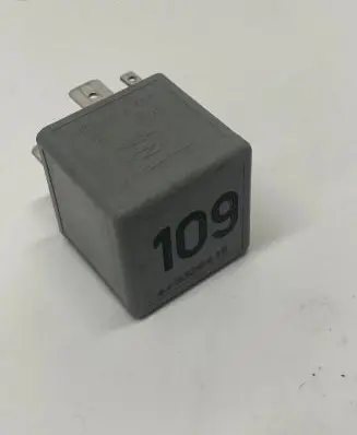 Ford Galaxy Other relay 1J0906381A PA66GF25 V23134B63X396