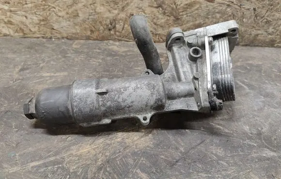 Mercedes-Benz CLK A209 C209 Oil filter mounting bracket A2711800610