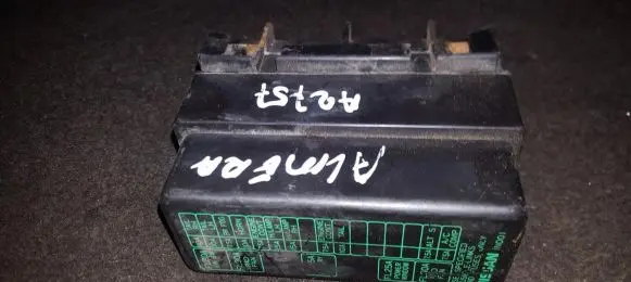 Nissan Almera Fuse box set 1n001