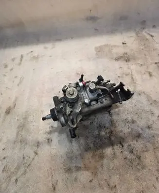 Volkswagen PASSAT B3 Fuel injection high pressure pump 028130107