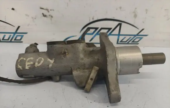 Volkswagen Touran I Master brake cylinder 03339005512