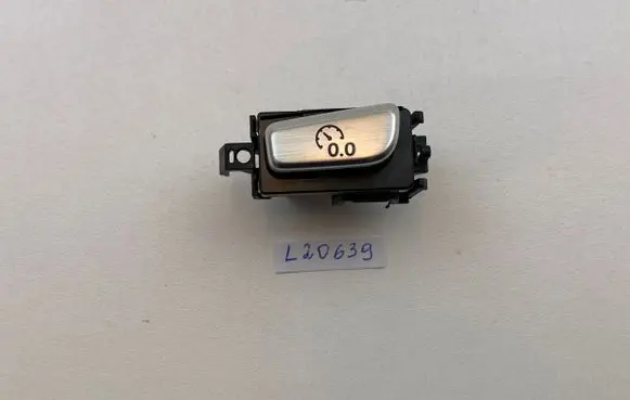 Steering wheel buttons/switches