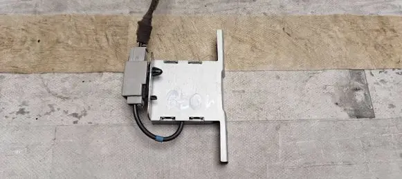 Nissan X-Trail T30 Antenna control unit 25975
