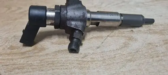 Fuel injector
