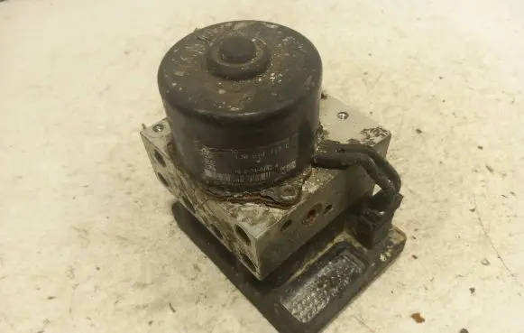 Volkswagen Golf IV ABS Pump 1J0907379G FMS8C06N71 10949031033