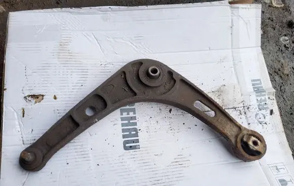 Renault Laguna I Front lower control arm/wishbone