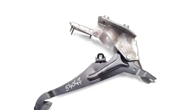 Peugeot 308 Brake pedal 84PE4L0225758