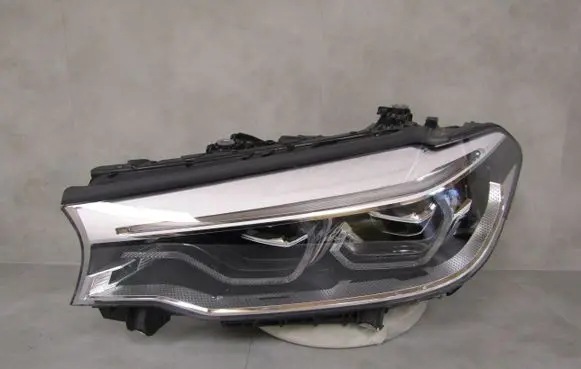 BMW 5 G30 G31 Headlight/headlamp 8499121
