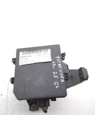 Nissan Pathfinder R51 Fuse module 0000031395 284B7EB31C