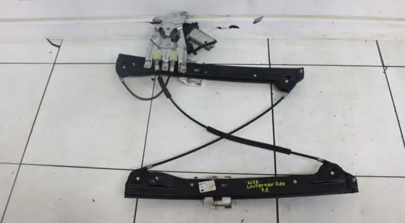 Mini Cooper Countryman R60 Front seatbelt 