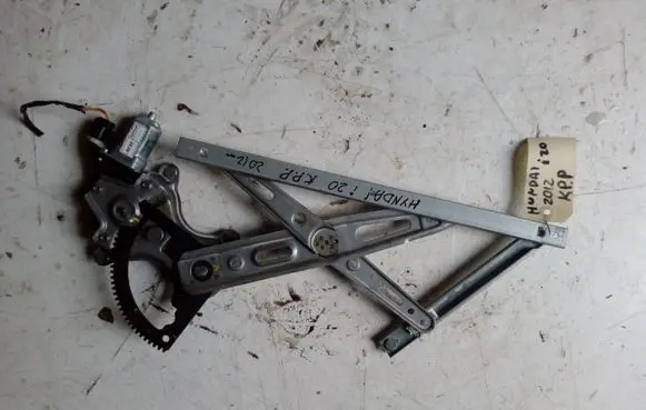 Hyundai i20 (PB PBT) Front door window regulator with motor 0392001296