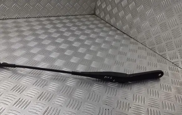 Ford Focus Front wiper blade arm 4M5117626