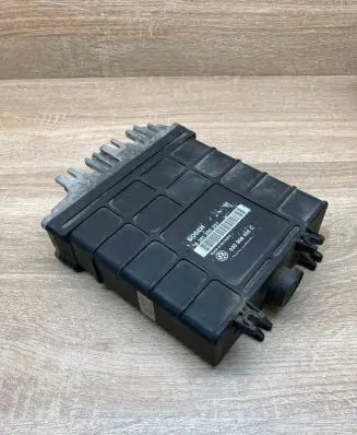 Volkswagen Golf III Engine control unit/module ECU 030906026C 0261200257 Used