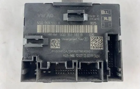 Audi A3 S3 8V Door control unit/module 5Q0959593B