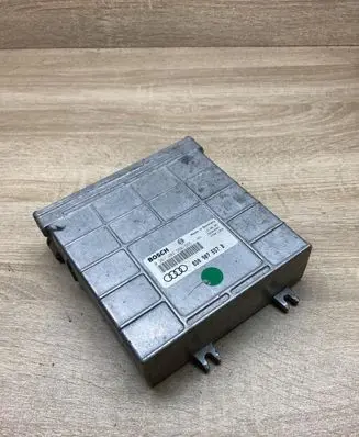 Audi A4 S4 B5 8D Engine control unit/module ECU 8D0907557B 0261203554