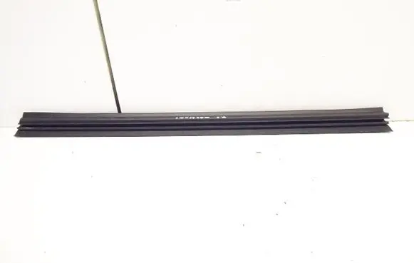 Nissan Qashqai Rear side glass trim 