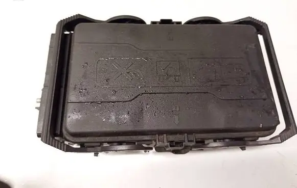 Opel Insignia B Fuse box set 3911663201 2832717