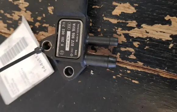 Audi A4 S4 B7 8E 8H Air pressure sensor 0281002711