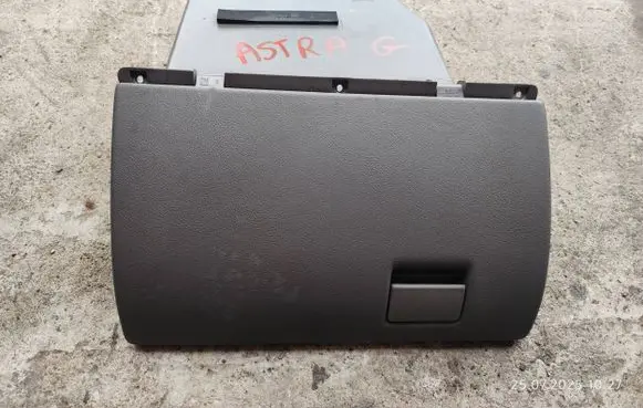 Opel Astra G Glove box 90561334