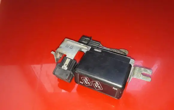 Mitsubishi Pajero Sport I Fuse module NOCODE