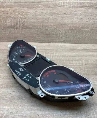 Audi A6 S6 C6 4F Speedometer (instrument cluster) 4F0920950 4F0910900C