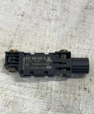 Audi A4 S4 B7 8E 8H Airbag deployment crash/impact sensor 8E0959643B 020721 270907