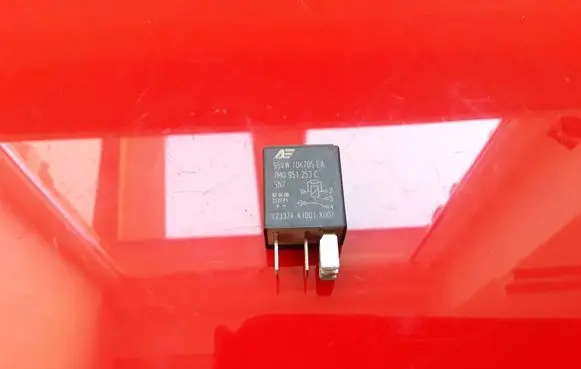 Volkswagen PASSAT B6 Other relay 7M0951253C 95VW10K705EA