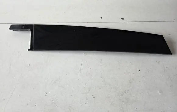Opel Crossland X Front door trim (molding) 39123010