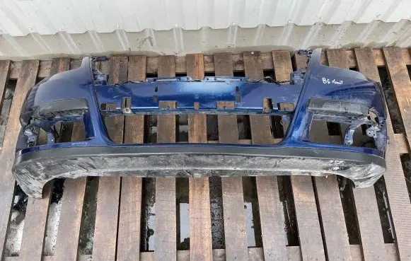 Volkswagen PASSAT B6 Front bumper 3C0807221