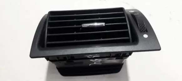 Ford Mondeo Mk III Dash center air vent grill