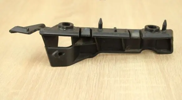 Front bumper mounting bracket